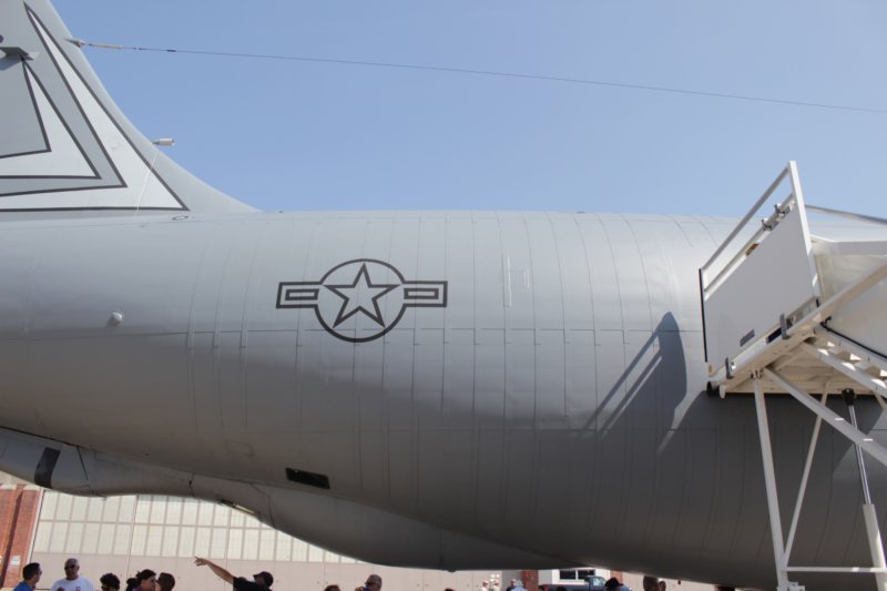 kc135591512.jpg